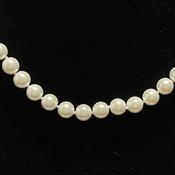 Pearl Necklace Shell Pearls Hand Knotted White - Picture 2 of 5